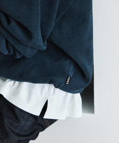 Firsthand Relaxed Fit Spindle Cutout Tops 寬版圓領大學T